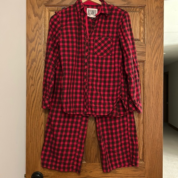 Victoria's Secret Other - Victoria’s Secret flannel pajamas in GUC xsmall